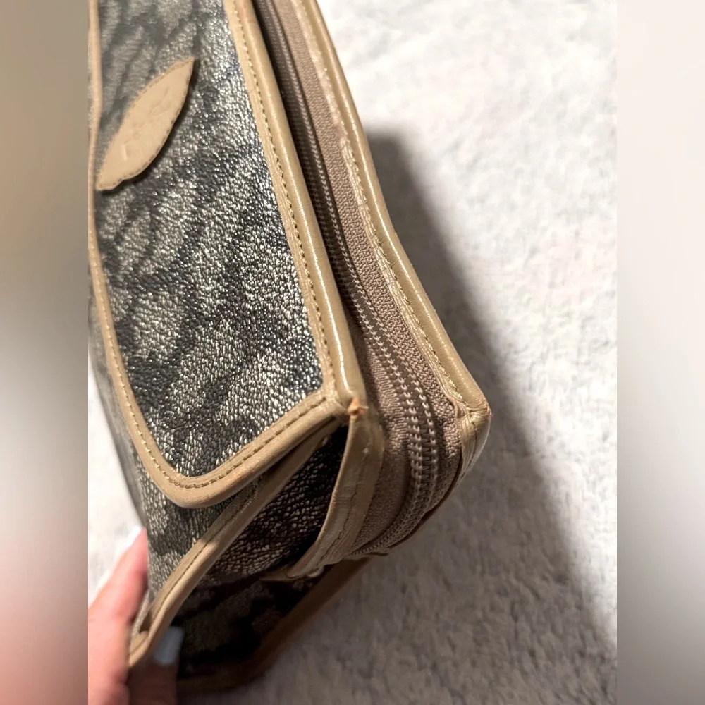 Yves Saint Laurent Vintage Clutch - Picture 11 of 14